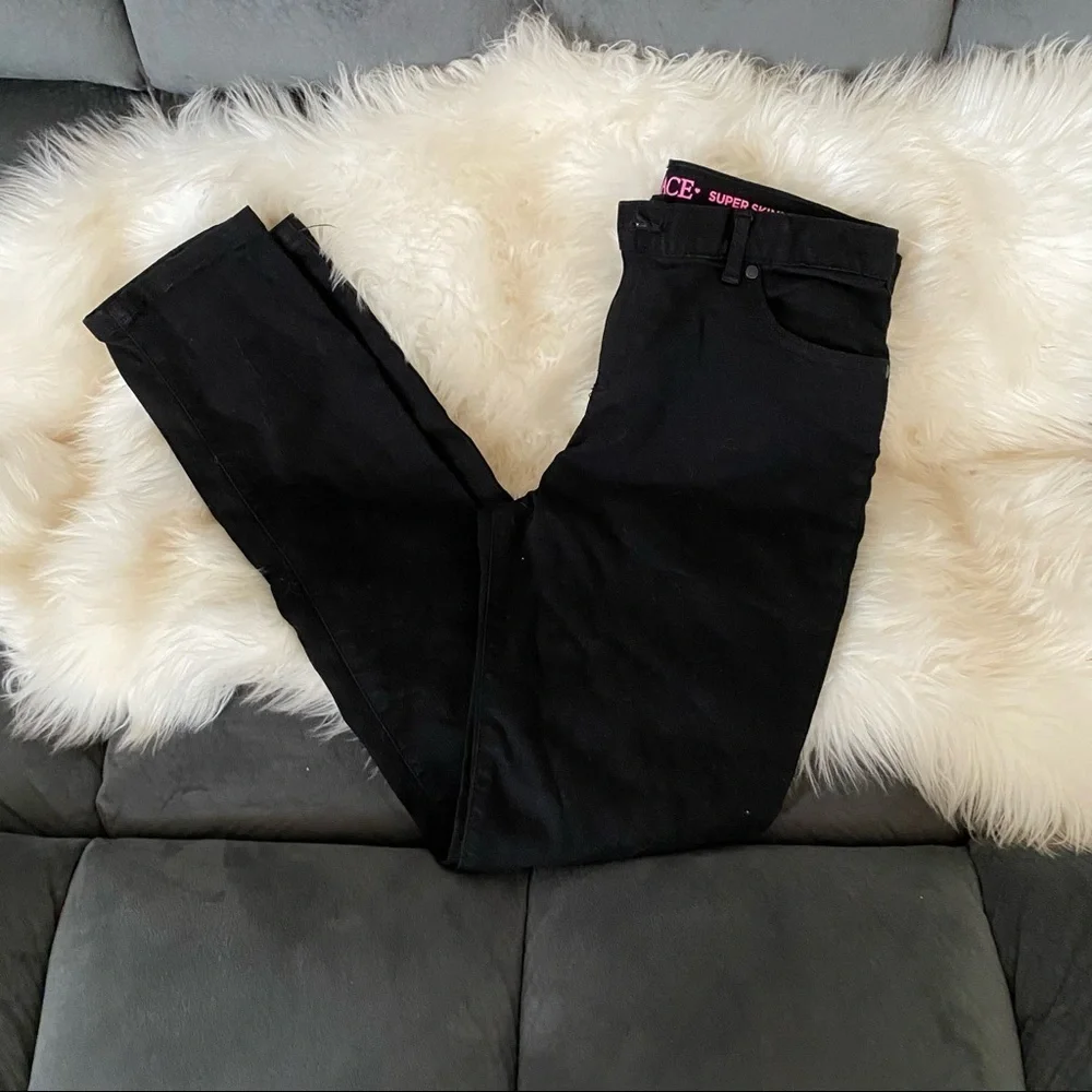 Children place girls skinny jeans